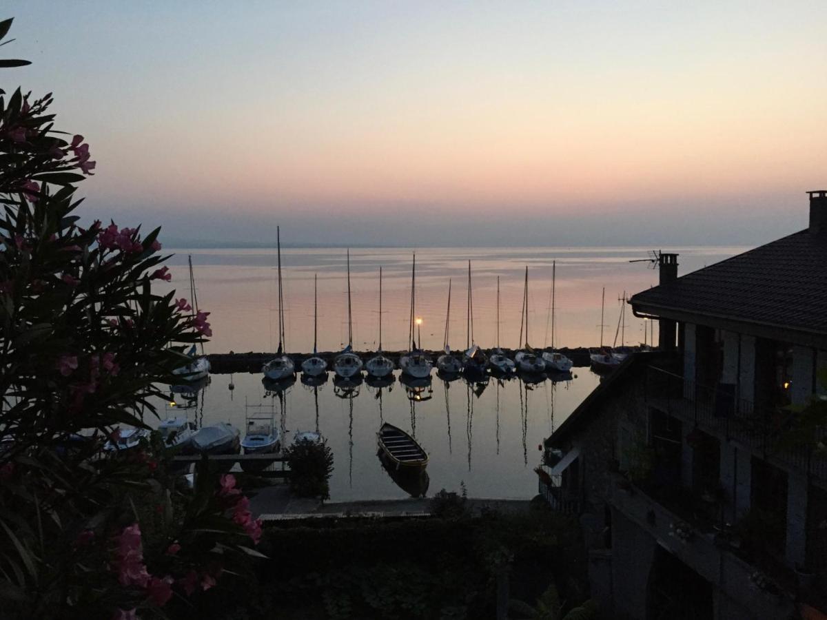 A Room With A View - Maisonnette Dans Bourg Medieval Au Bord Du Lac Leman Yvoire Ngoại thất bức ảnh